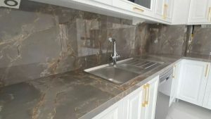 Porselen Mutfak Tezgahı: Estetik ve İşlevselliğin Buluşması  