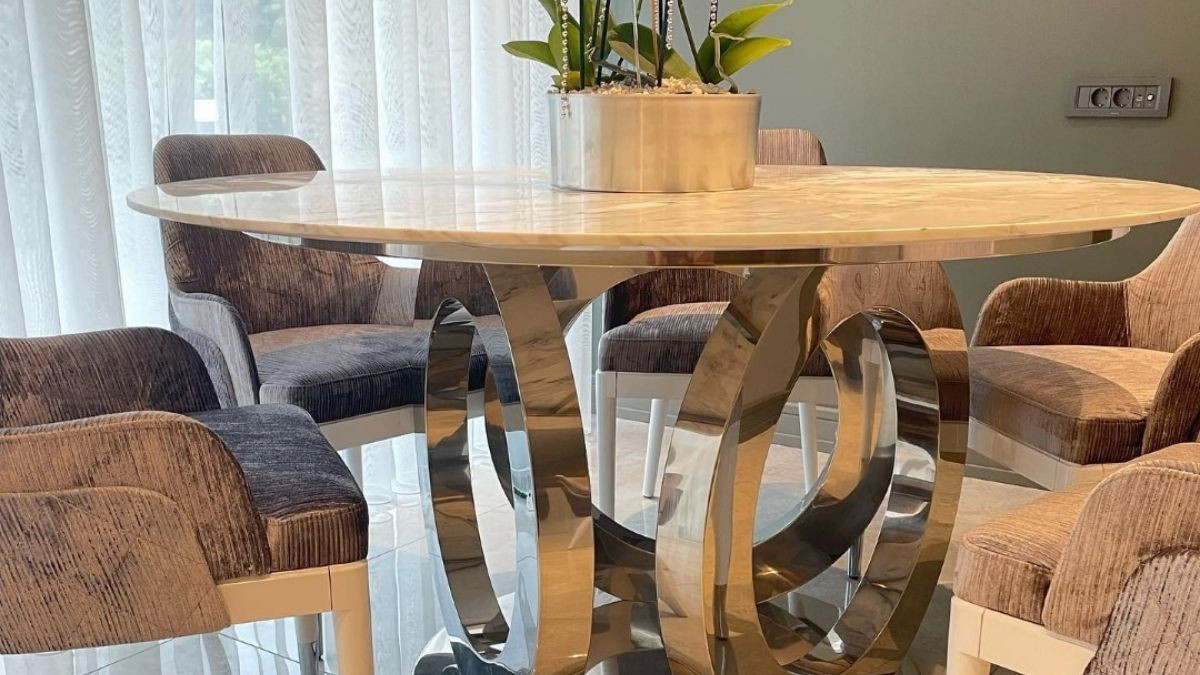 Salon Dekorasyonunda Zamansız Bir Dokunuş: Mermer Masa Seçim Rehberi  