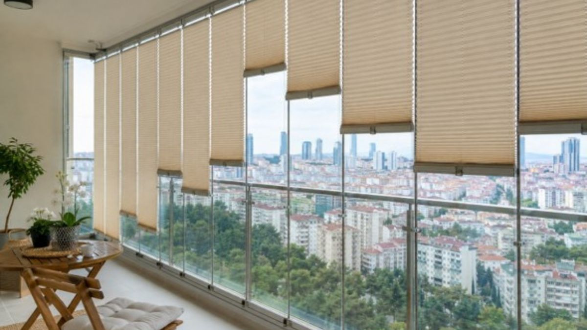 Plise Perde Hangi Pencerelere Takılır? Pimapen, Cam Balkon ve Alüminyum Pencere Uyumu Plise Perde Hangi Pencerelere Takılır? Pimapen, Cam Balkon ve Alüminyum Pencere Uyumu